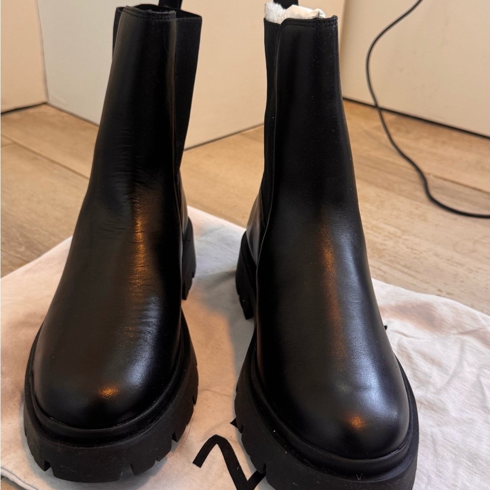 Schutz chelsea boot